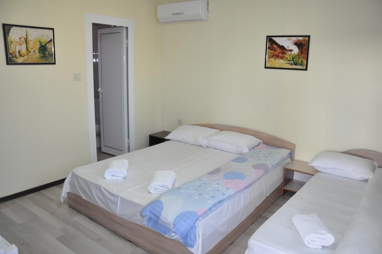Guest Rooms Simona Opanets エクステリア 写真